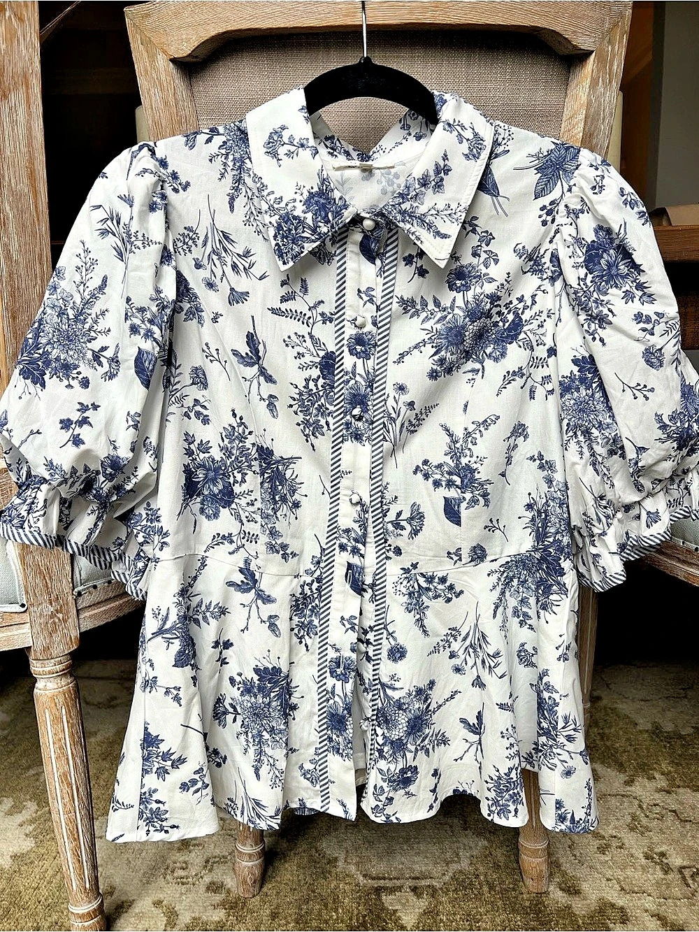 Entro Floral Button Down Shirt in Blue & white Size Medium